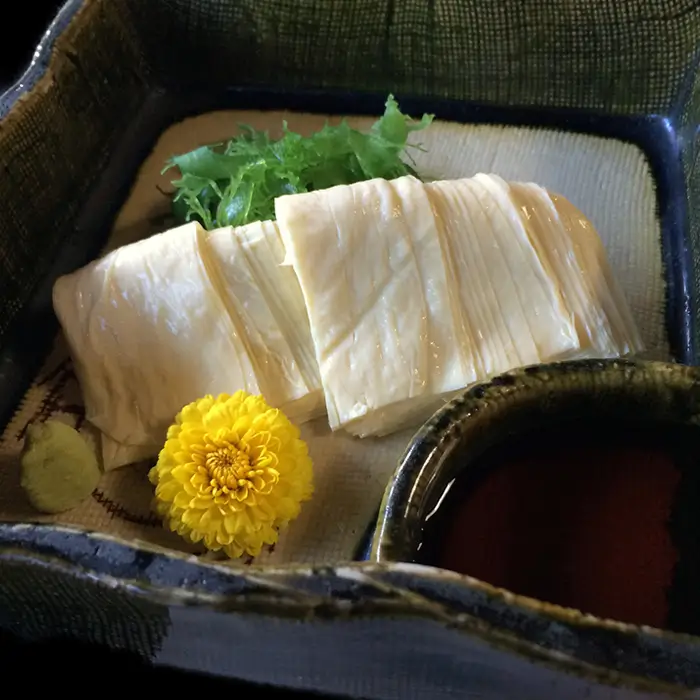 Sashimi de yuba